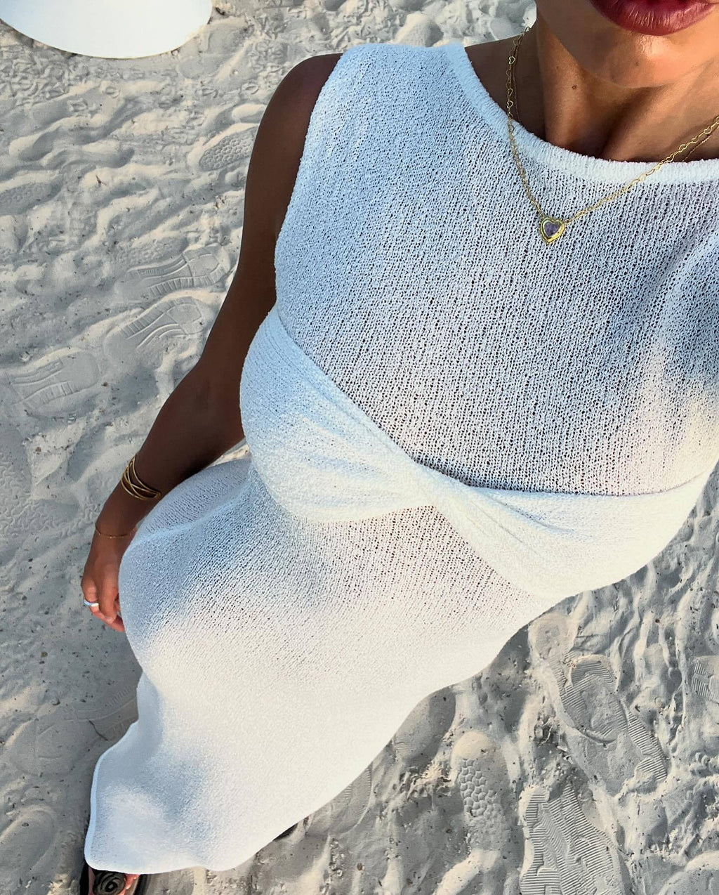 Adera | Streamlined Glow Dress