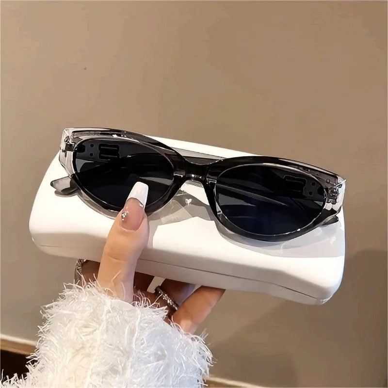 Gia | Elegant & Cat-Eye