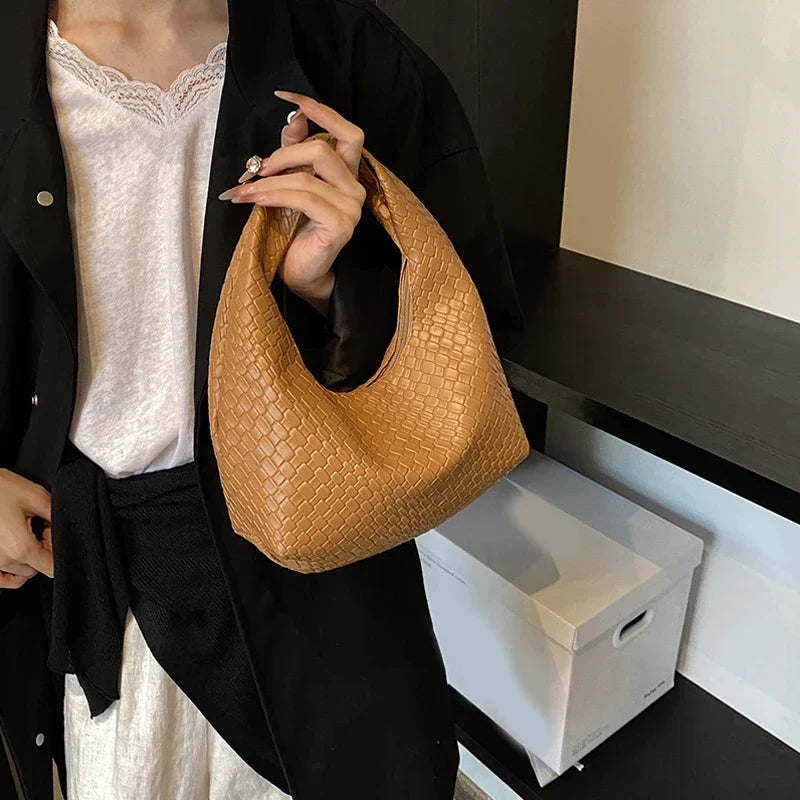Richelle | Chic Round Bag