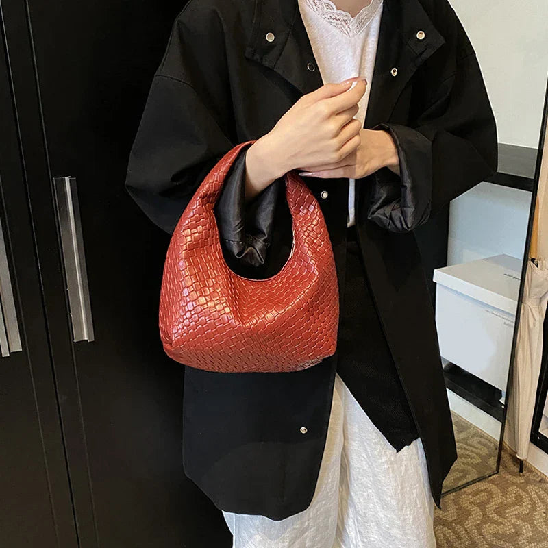 Richelle | Chic Round Bag