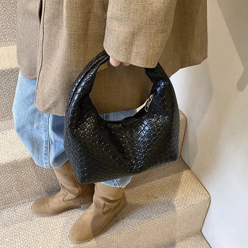 Richelle | Chic Round Bag